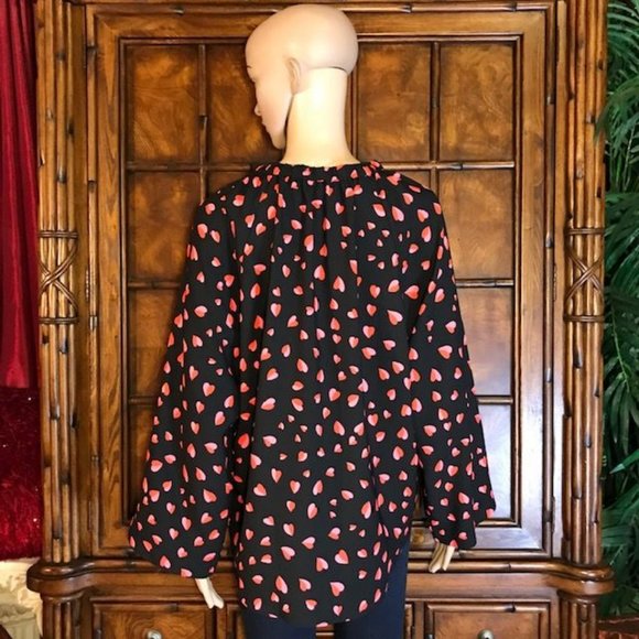 Ann Taylor Hearts Bell Sleeve Curve Hem Top - Picture 4 of 16